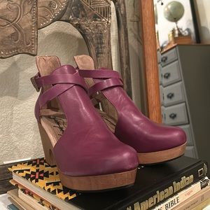 Free People Cedar Leather Buckle Platform Clogs Goji Berry Leather Purple 6.5